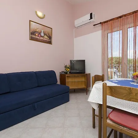 Apartment Dana *